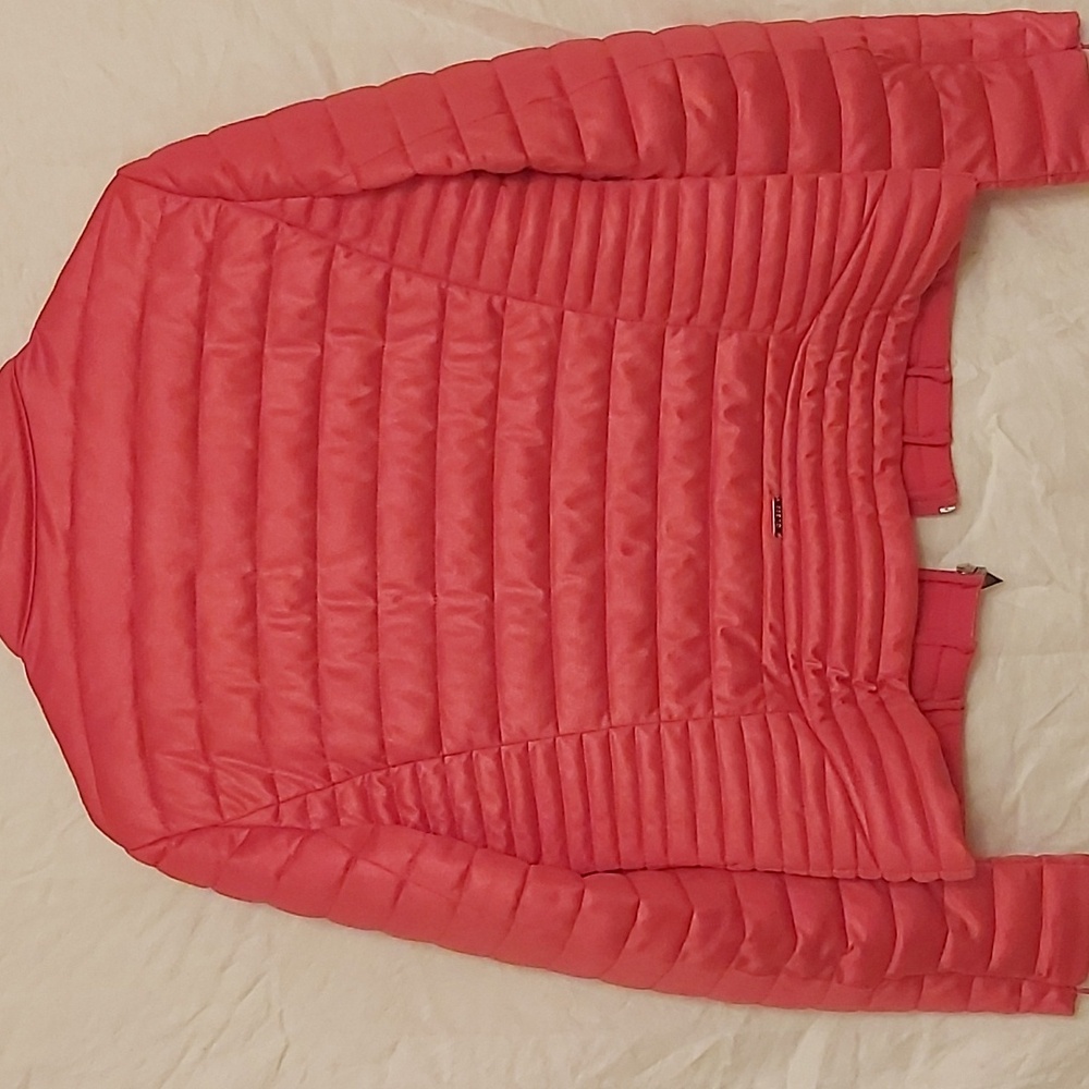 Women's Guess Hot Pink Quilted Jacket - Picture 3 of 4